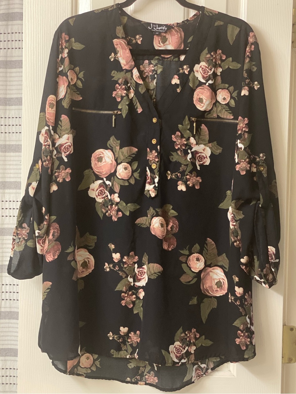 J For Justify Black Floral V-Neck Blouse with Rolled Sleeves Size 2X